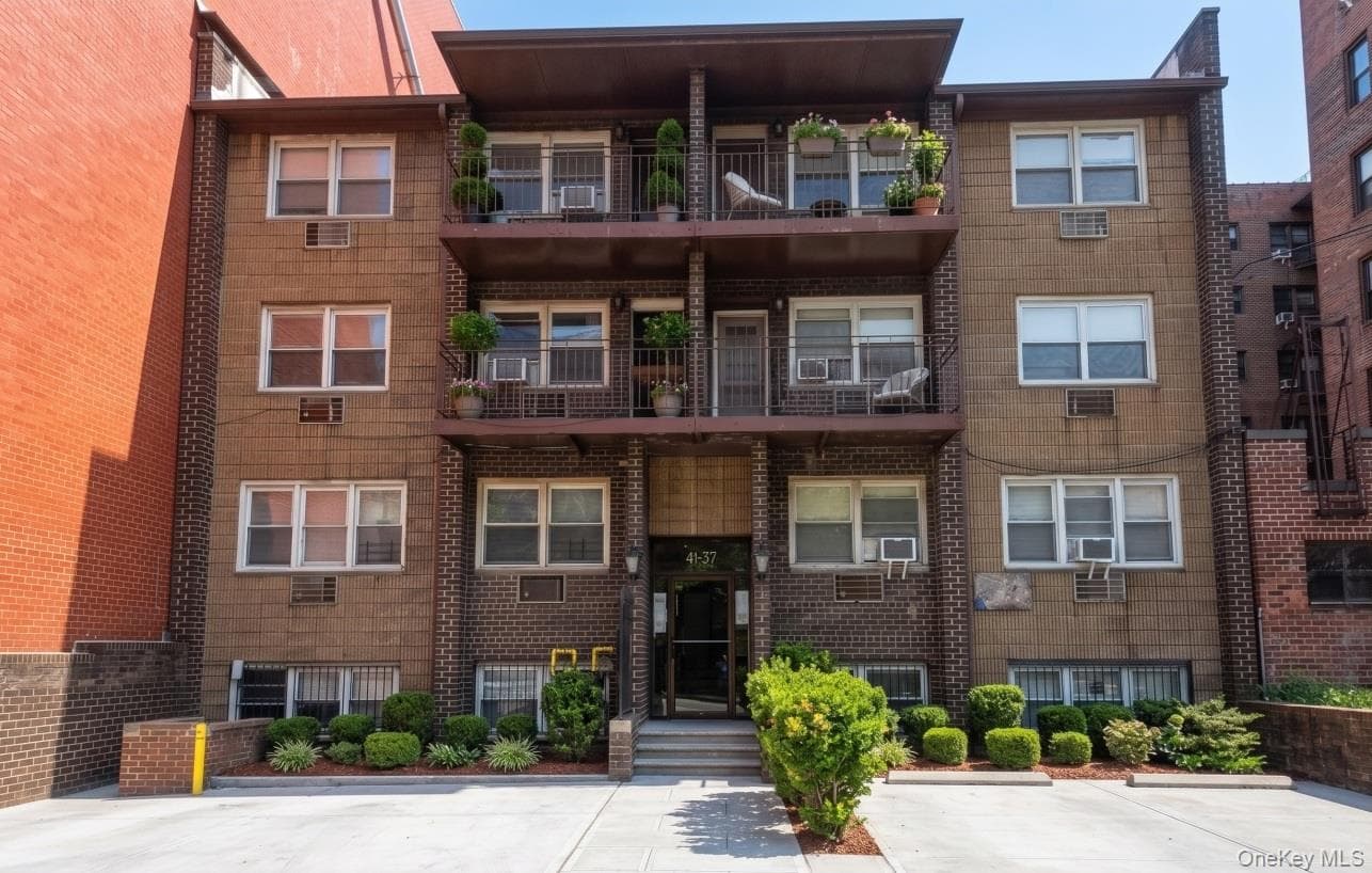41-37 Parsons Boulevard photo 1