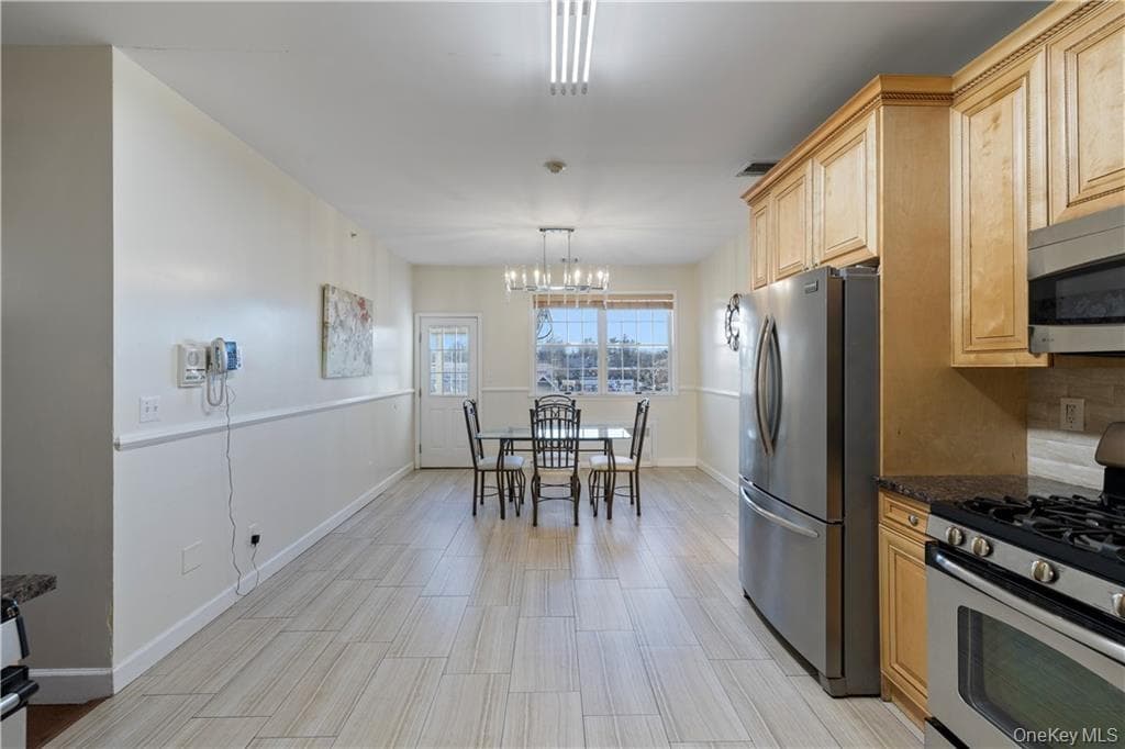 3307 Parkview Drive thumbnail 10