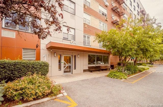 1 Balint Drive Unit: 366, Yonkers