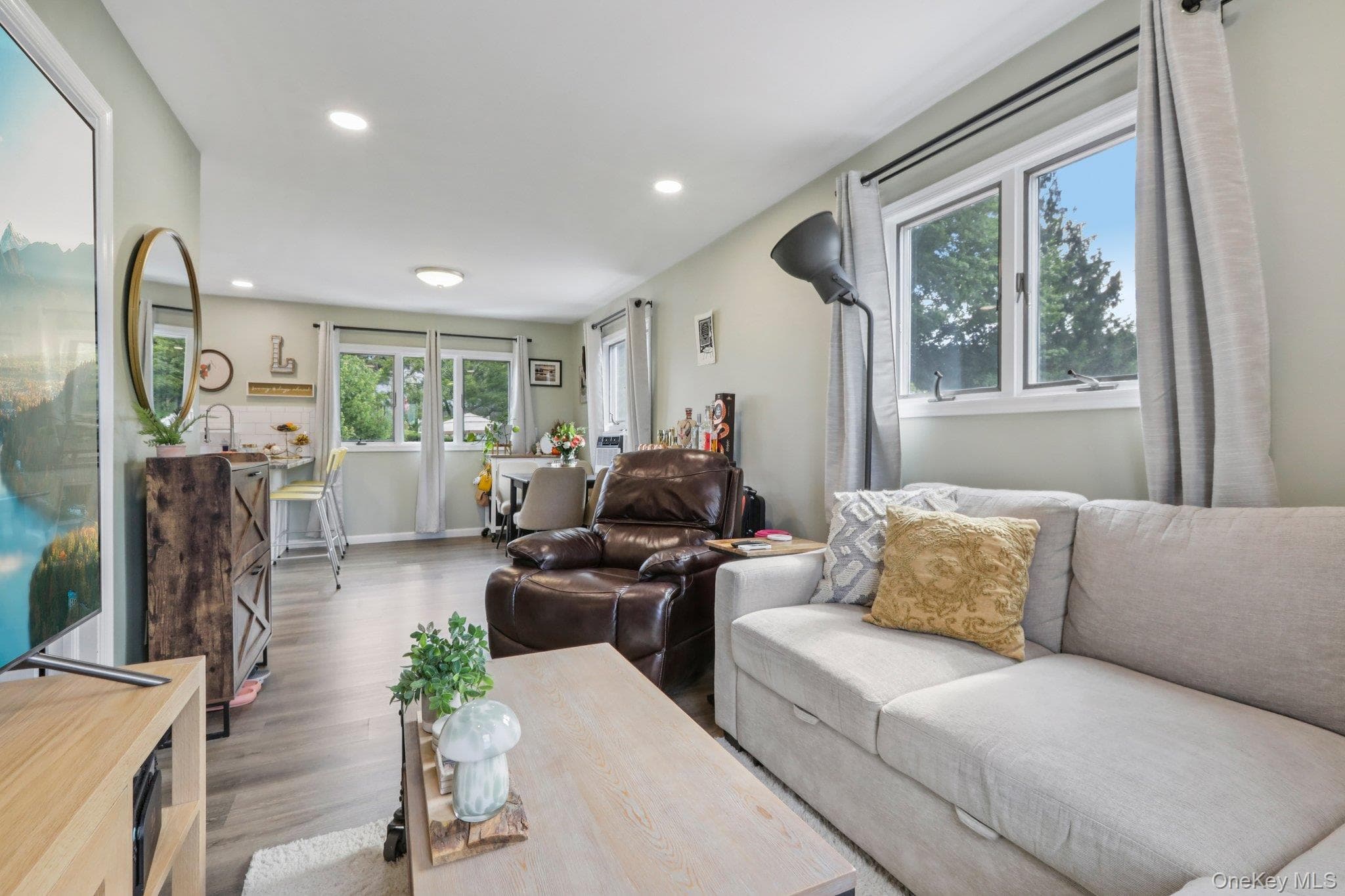 11 Ramapo Road thumbnail 9