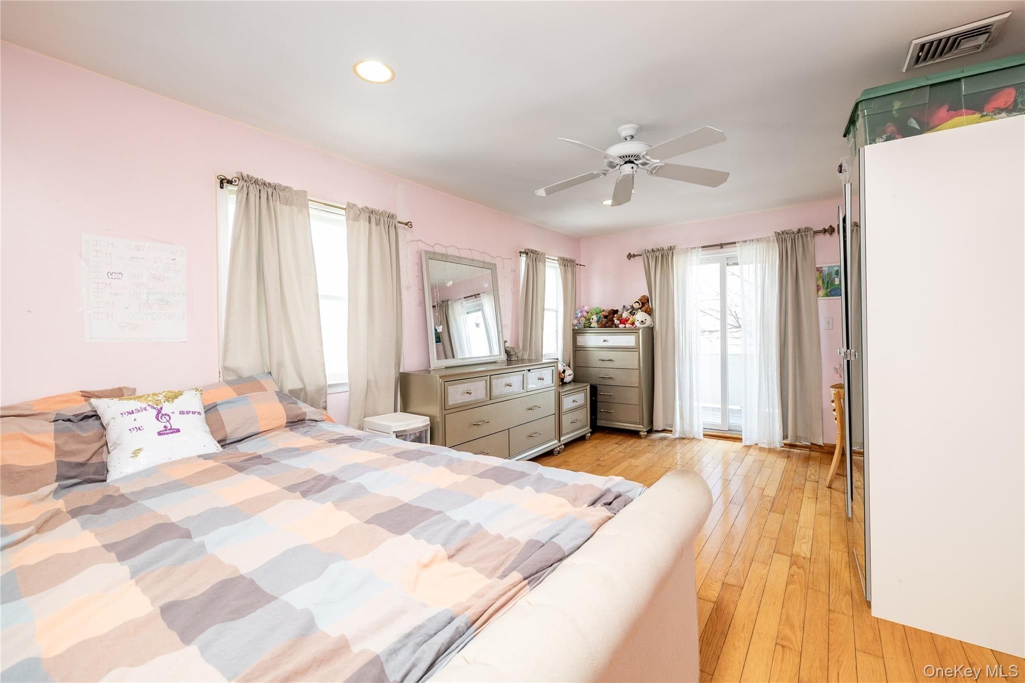 458 E Pine Street thumbnail 15