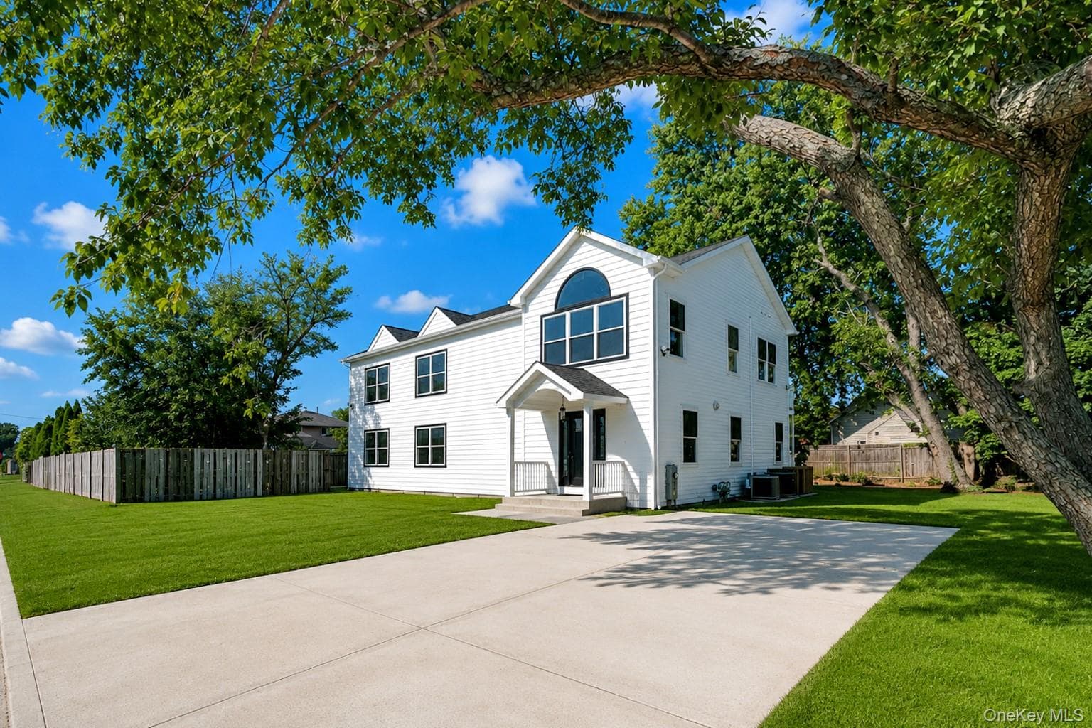 171 Ferraris Street, Copiague