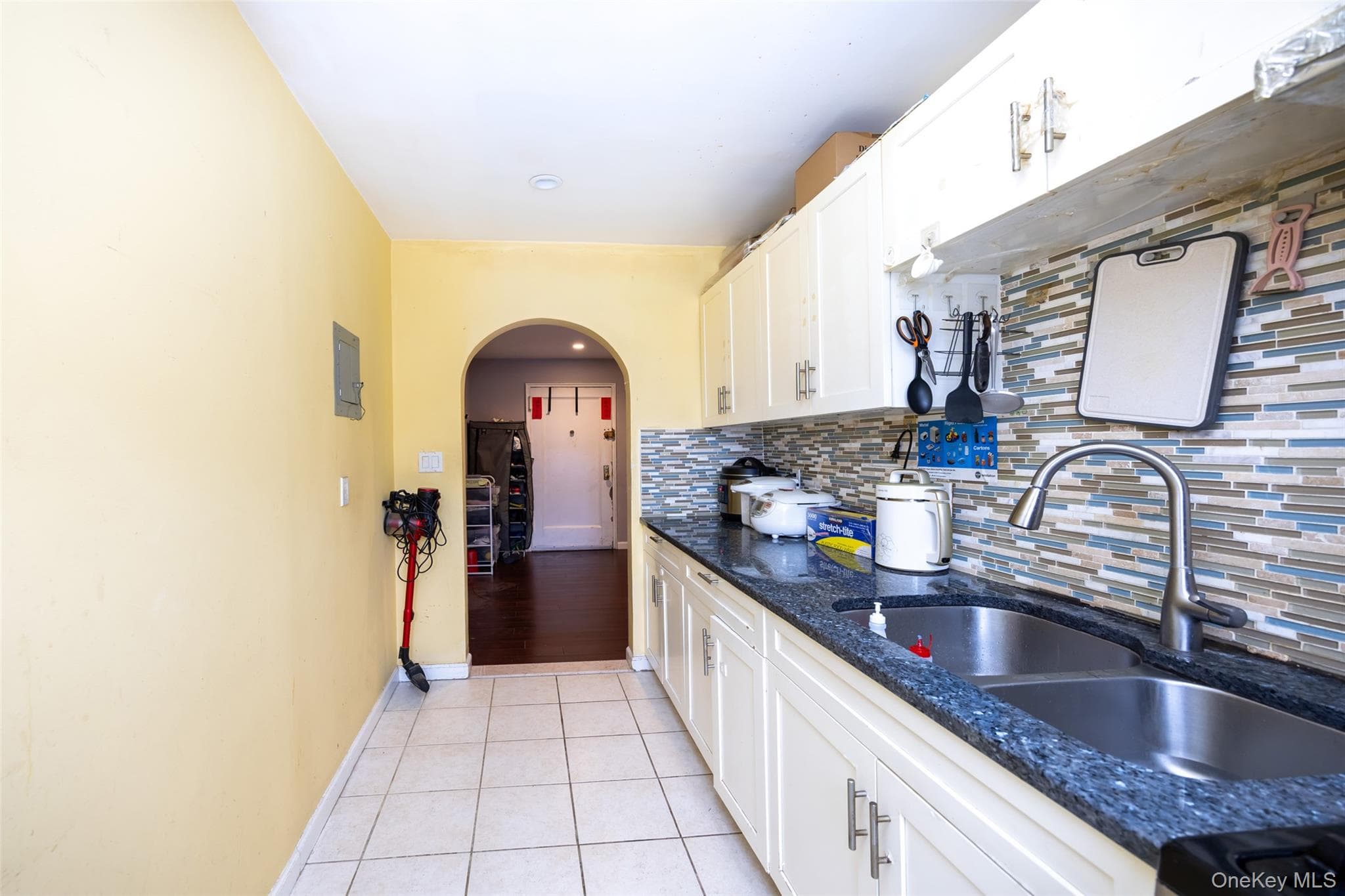69-12 140th Street Unit: 2C thumbnail 3