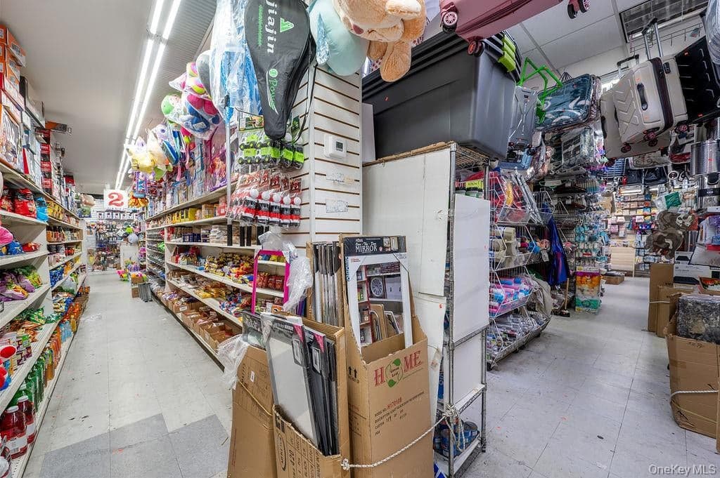 7814 Roosevelt Avenue Unit: A thumbnail 8