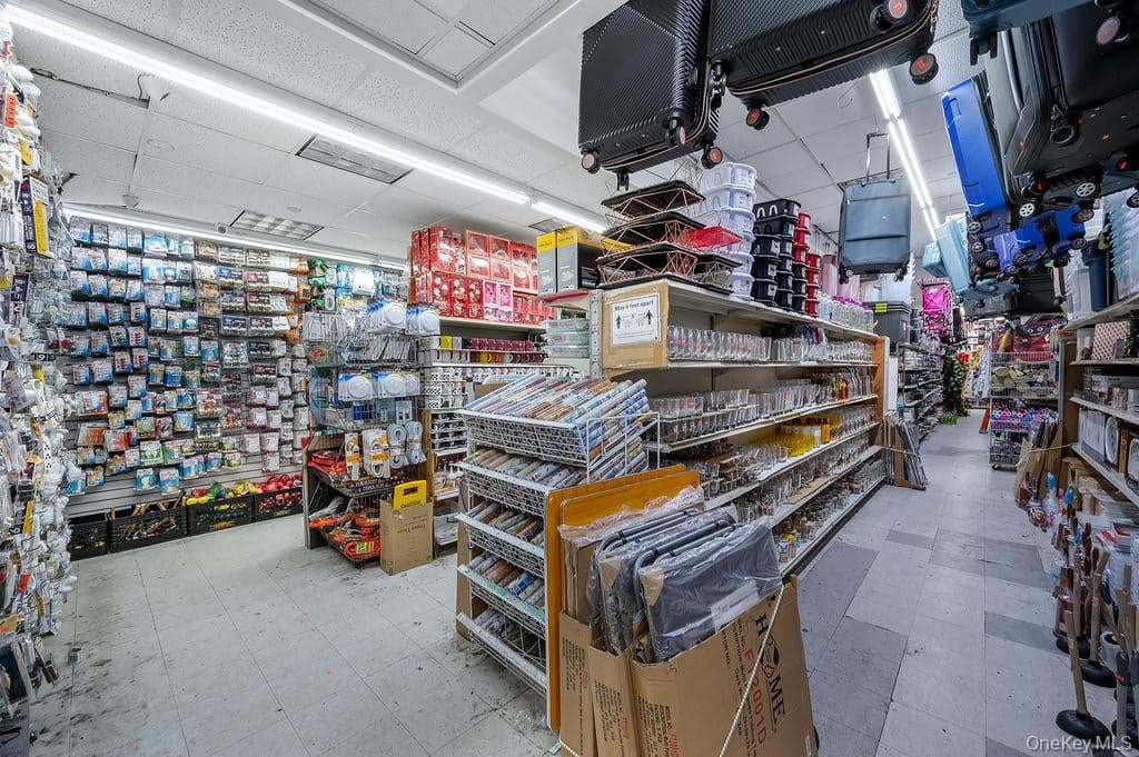 7814 Roosevelt Avenue Unit: A thumbnail 6