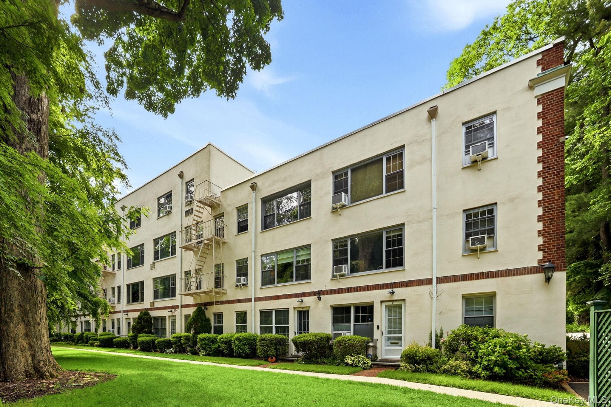 22 Alden Place Unit: 22, Bronxville