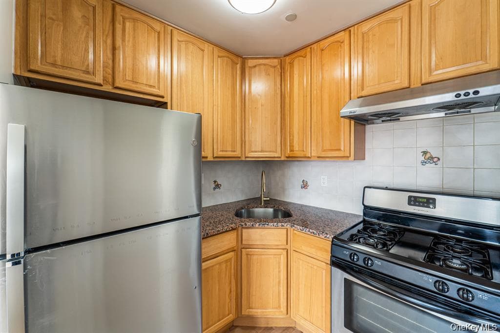 41-35 67th Street Unit: 5C thumbnail 7