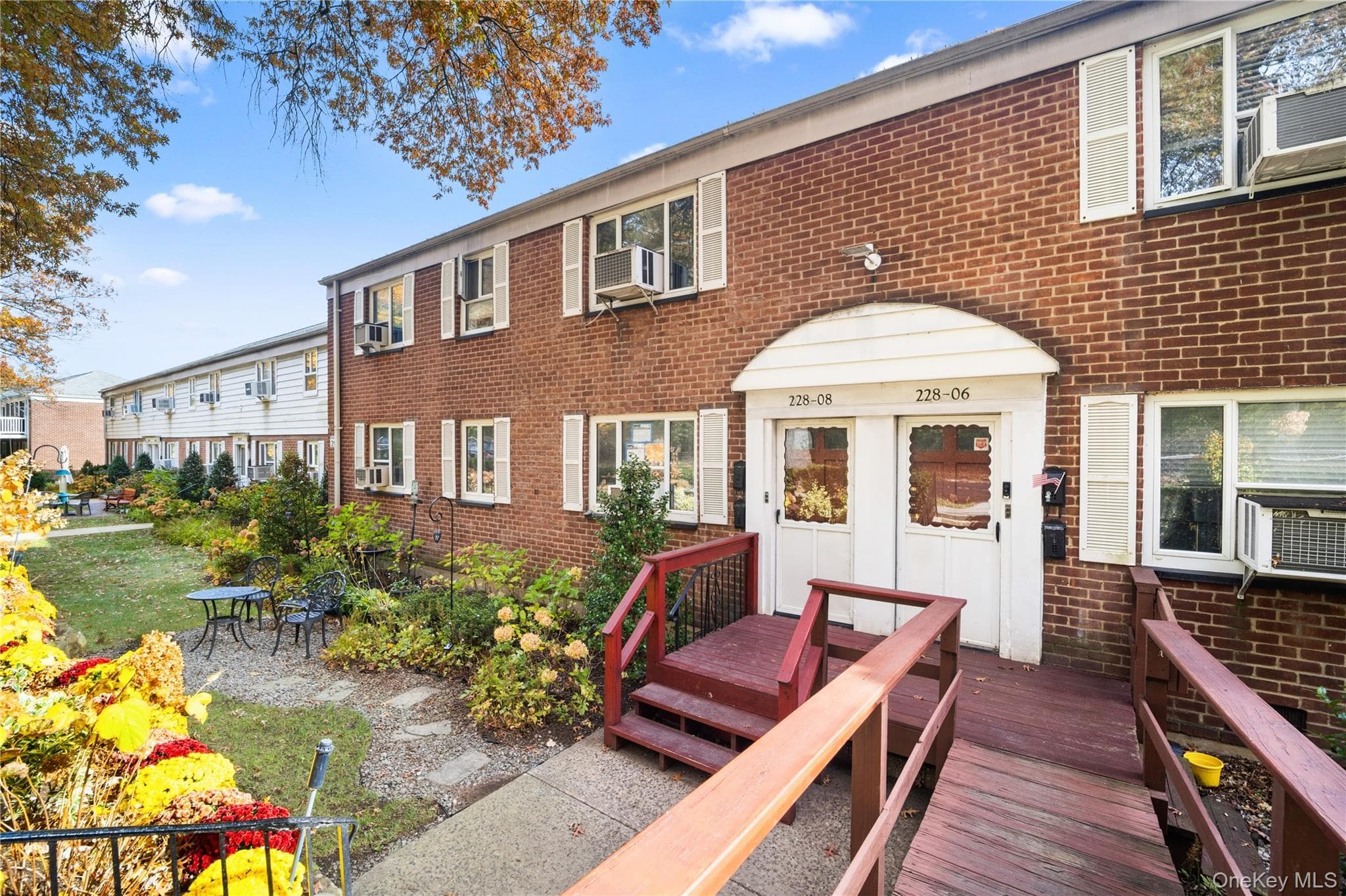 228-08 Stronghurst Avenue Unit: Lower thumbnail 3