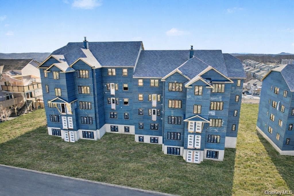 16 Chevron Road Unit: 103 thumbnail 3