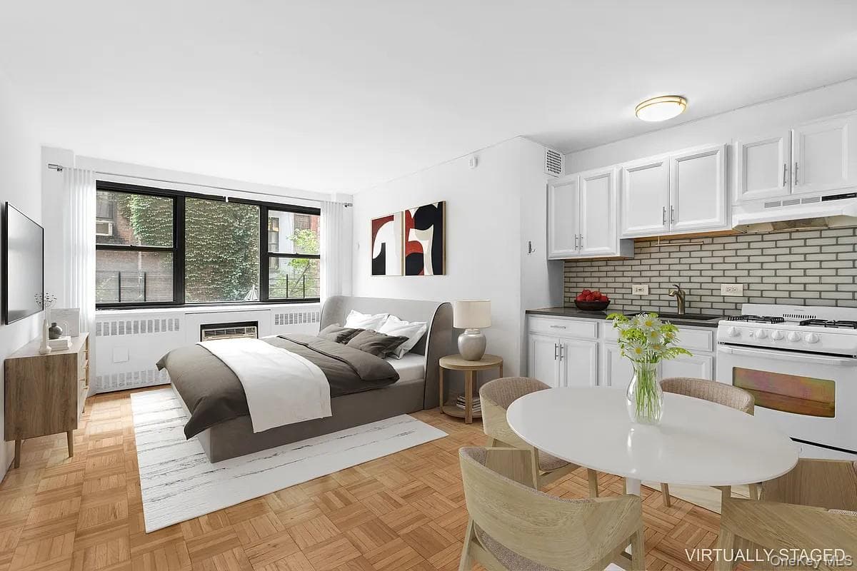 110 E 36th Street Unit: 1E photo 1