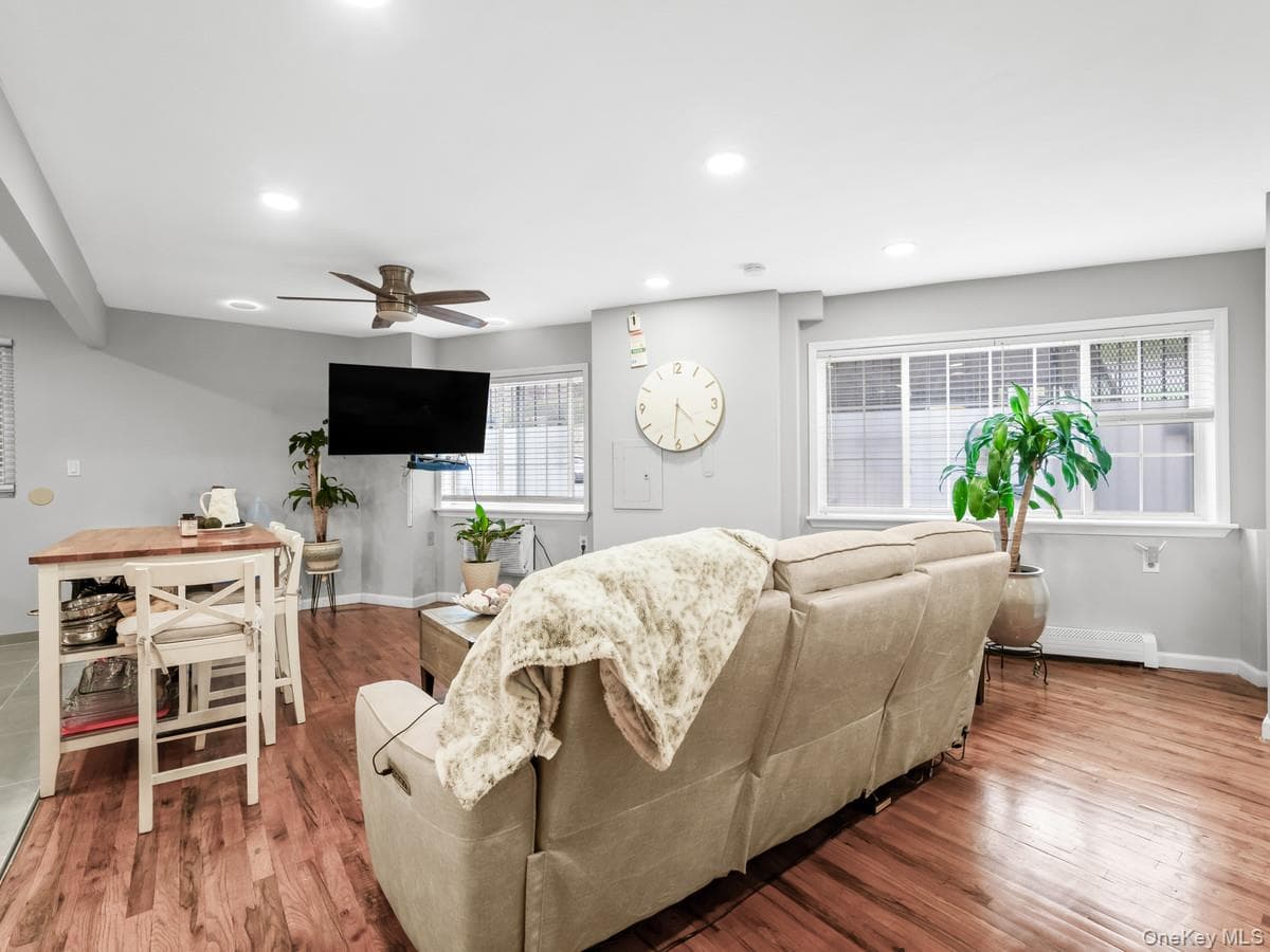 360 E 167th Street thumbnail 4