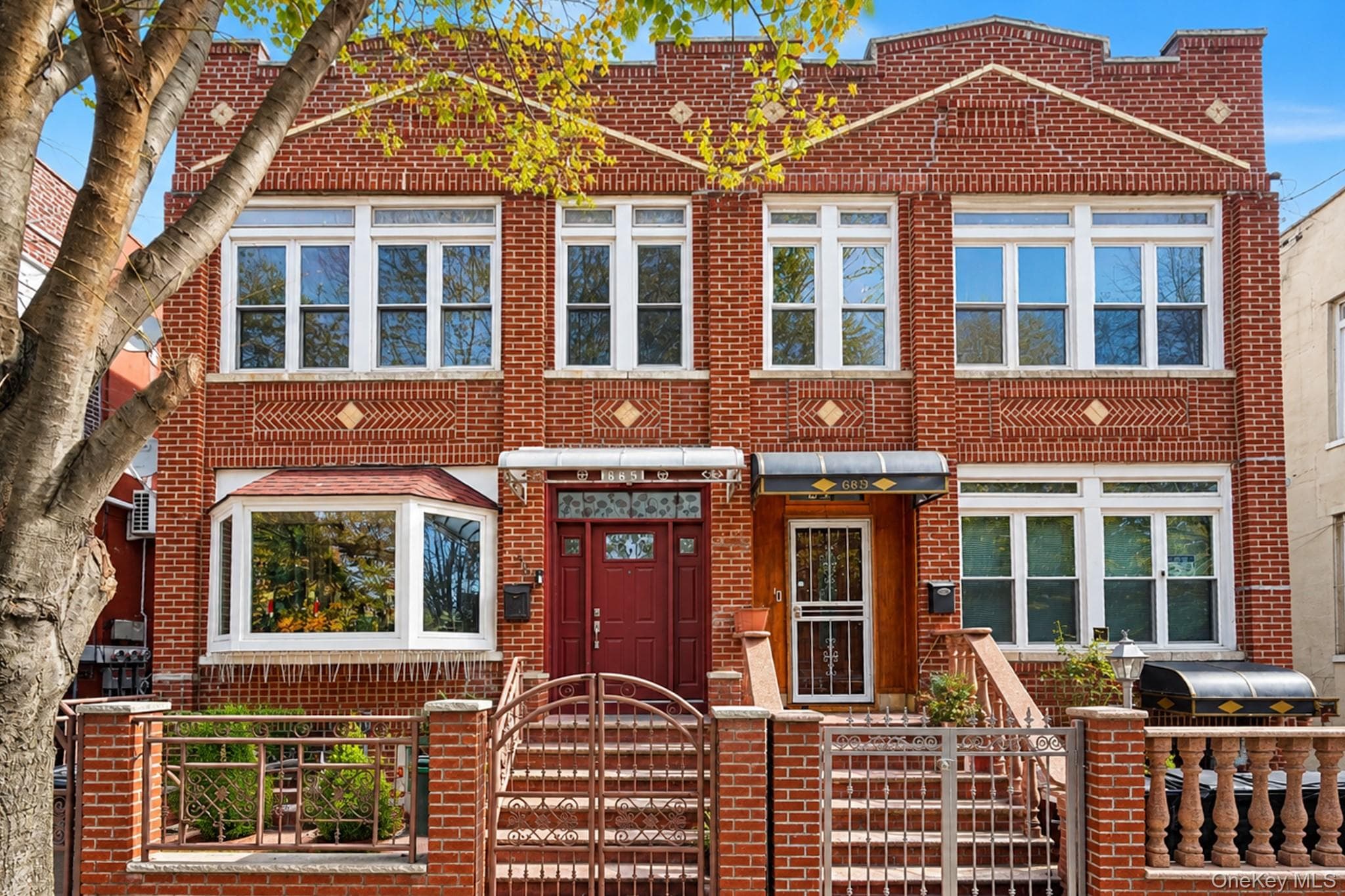 685 Essex Street thumbnail 3