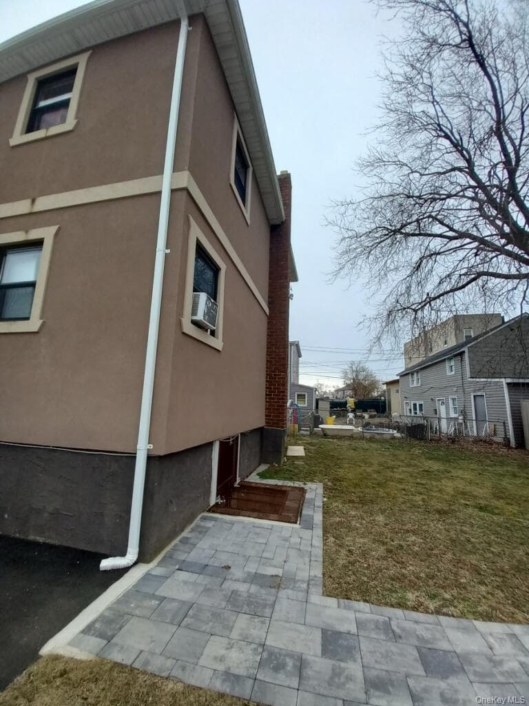 13 Clinton Avenue thumbnail 9