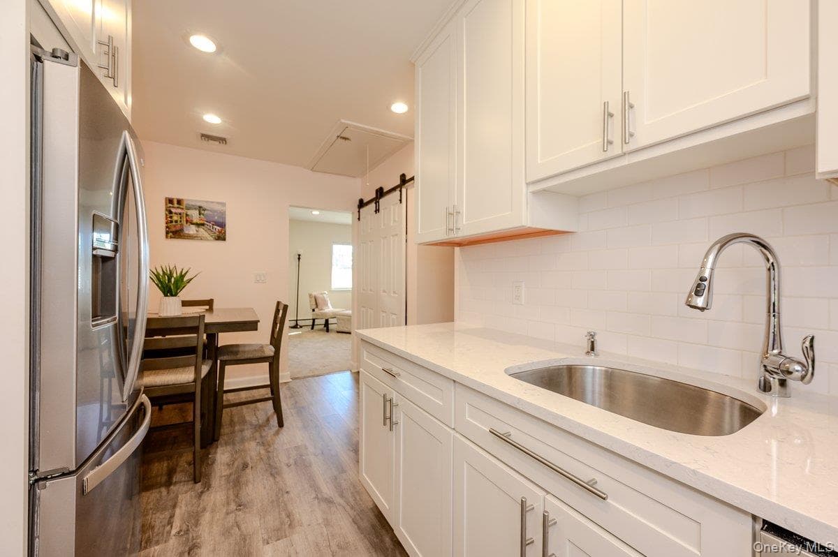 2549 Jerusalem Avenue Unit: 2R thumbnail 10