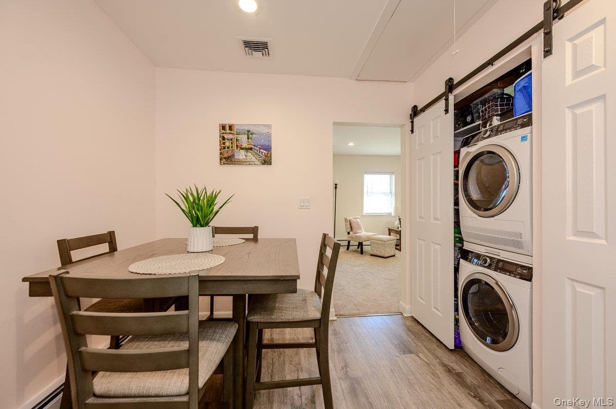 2549 Jerusalem Avenue Unit: 2R thumbnail 4