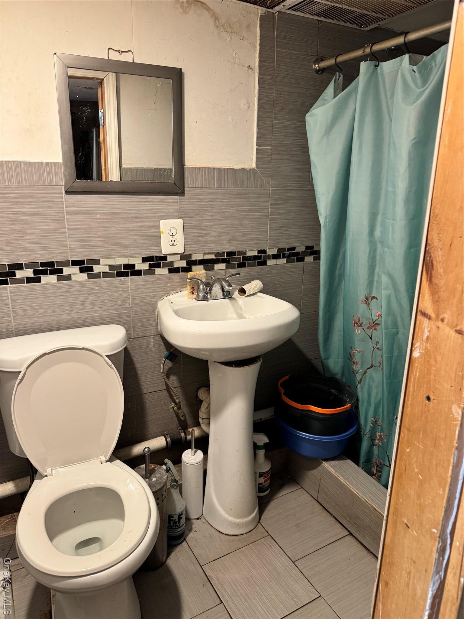 2539 Church Avenue thumbnail 19