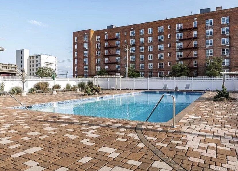 210 E Broadway Unit: 6J thumbnail 5