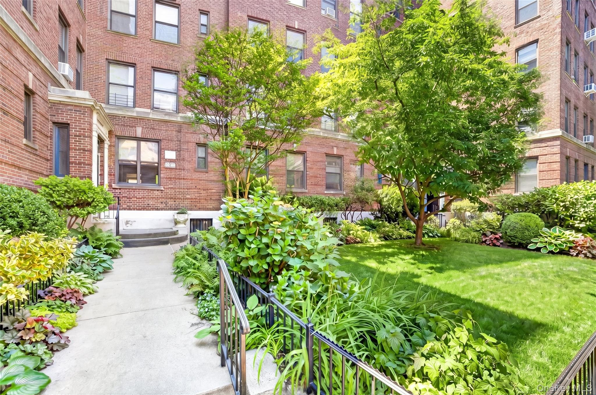 37-32 80th Street St Unit: 1 thumbnail 4