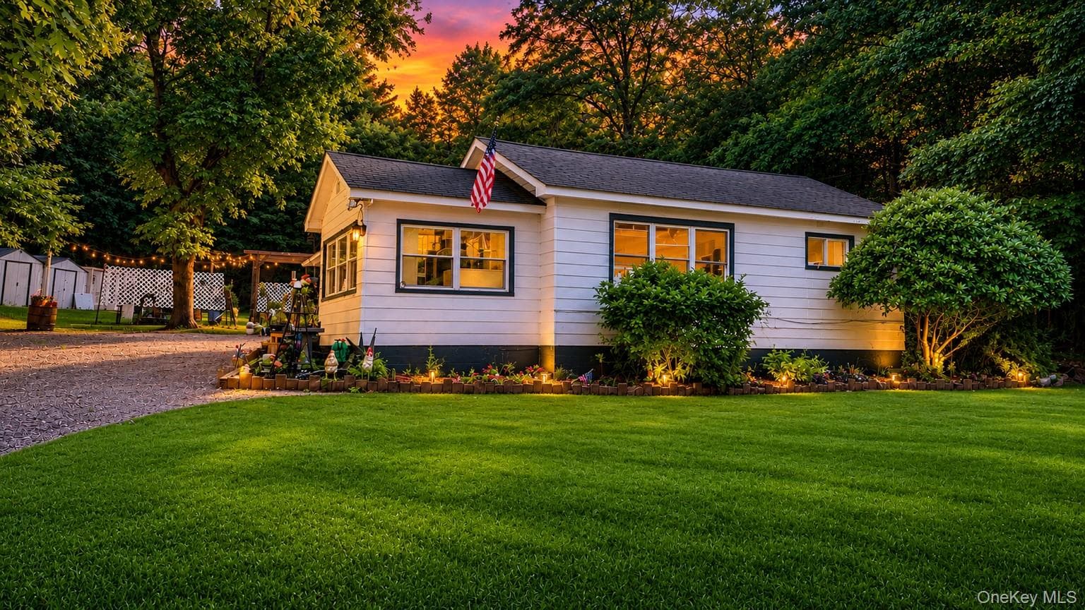 16 Upper Hillman Road, Warwick