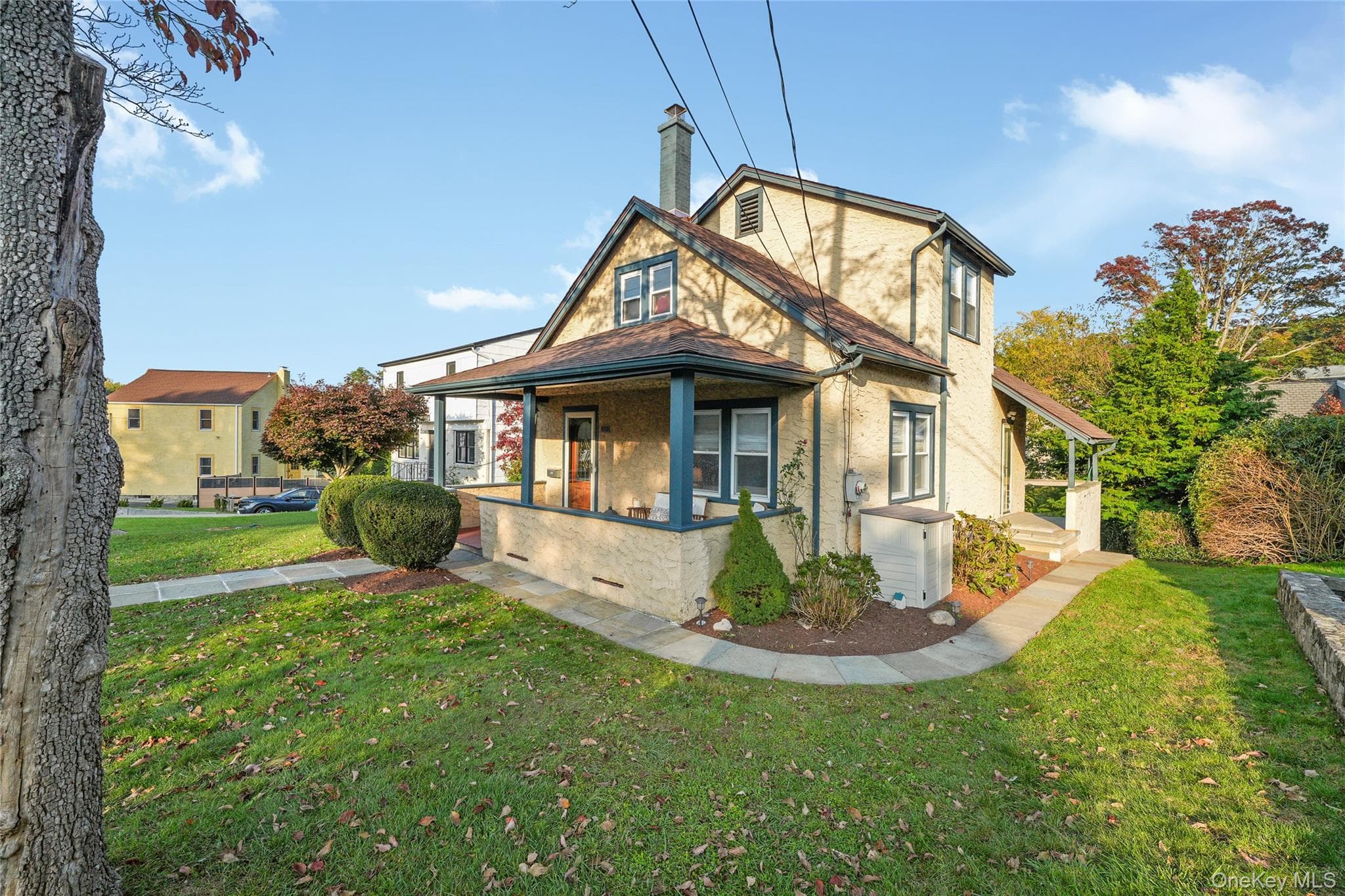 416 Willis Avenue thumbnail 2
