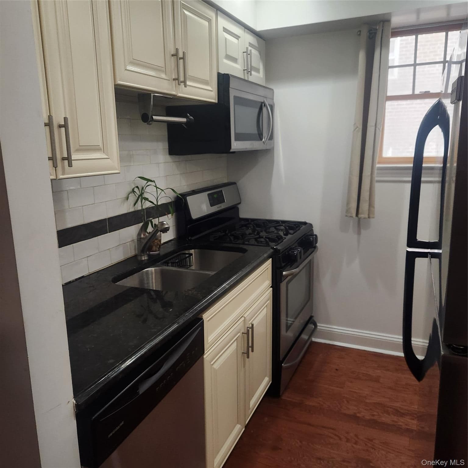 85-15 120th St Unit: 3A thumbnail 5