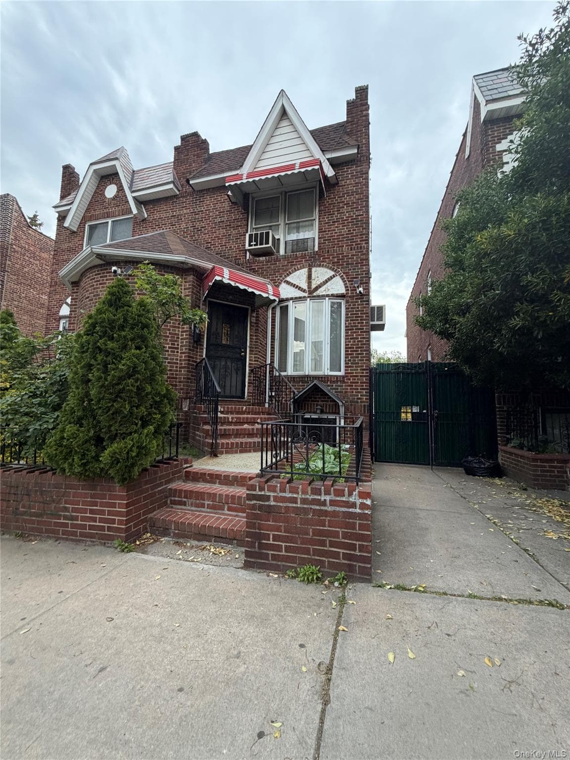 3007 84th Street photo 1