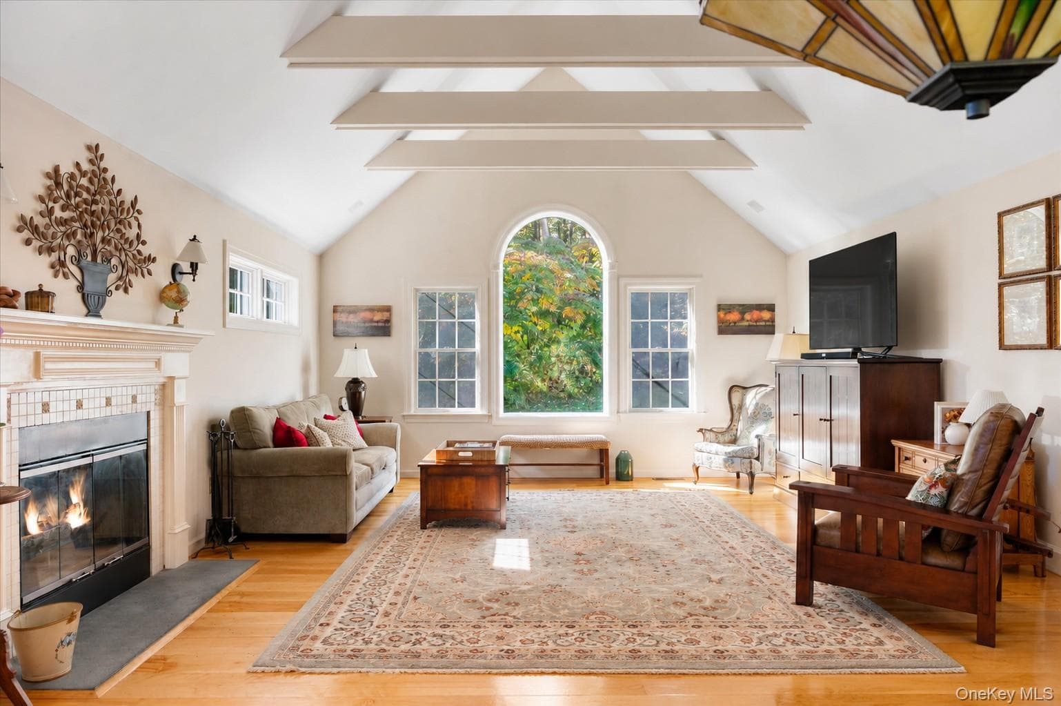 611 Birdsall Drive thumbnail 4
