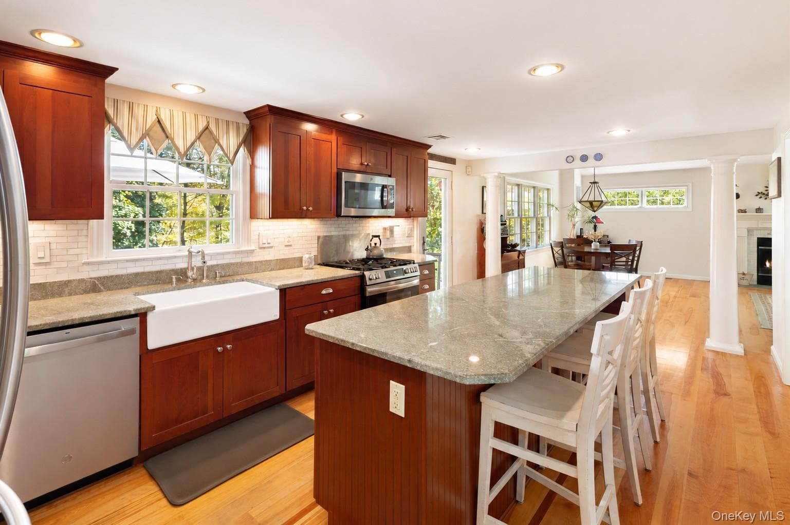 611 Birdsall Drive thumbnail 9