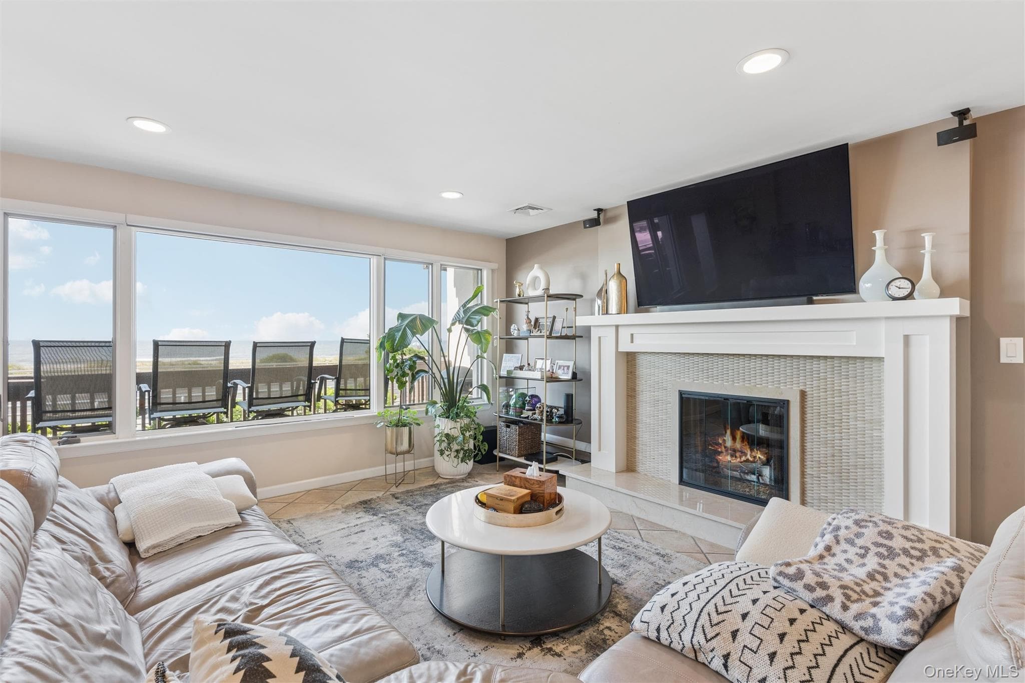 623 Oceanfront Unit: A thumbnail 3