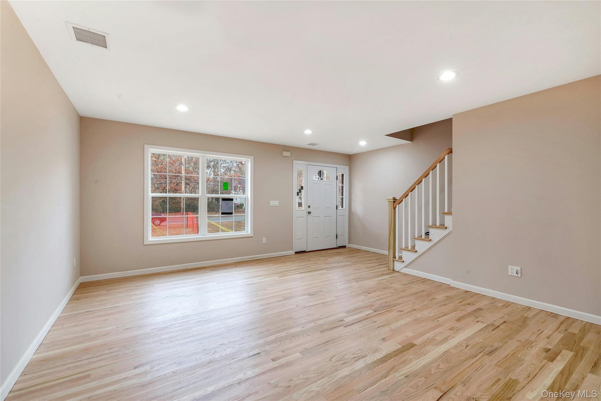305 Commack Road thumbnail 6