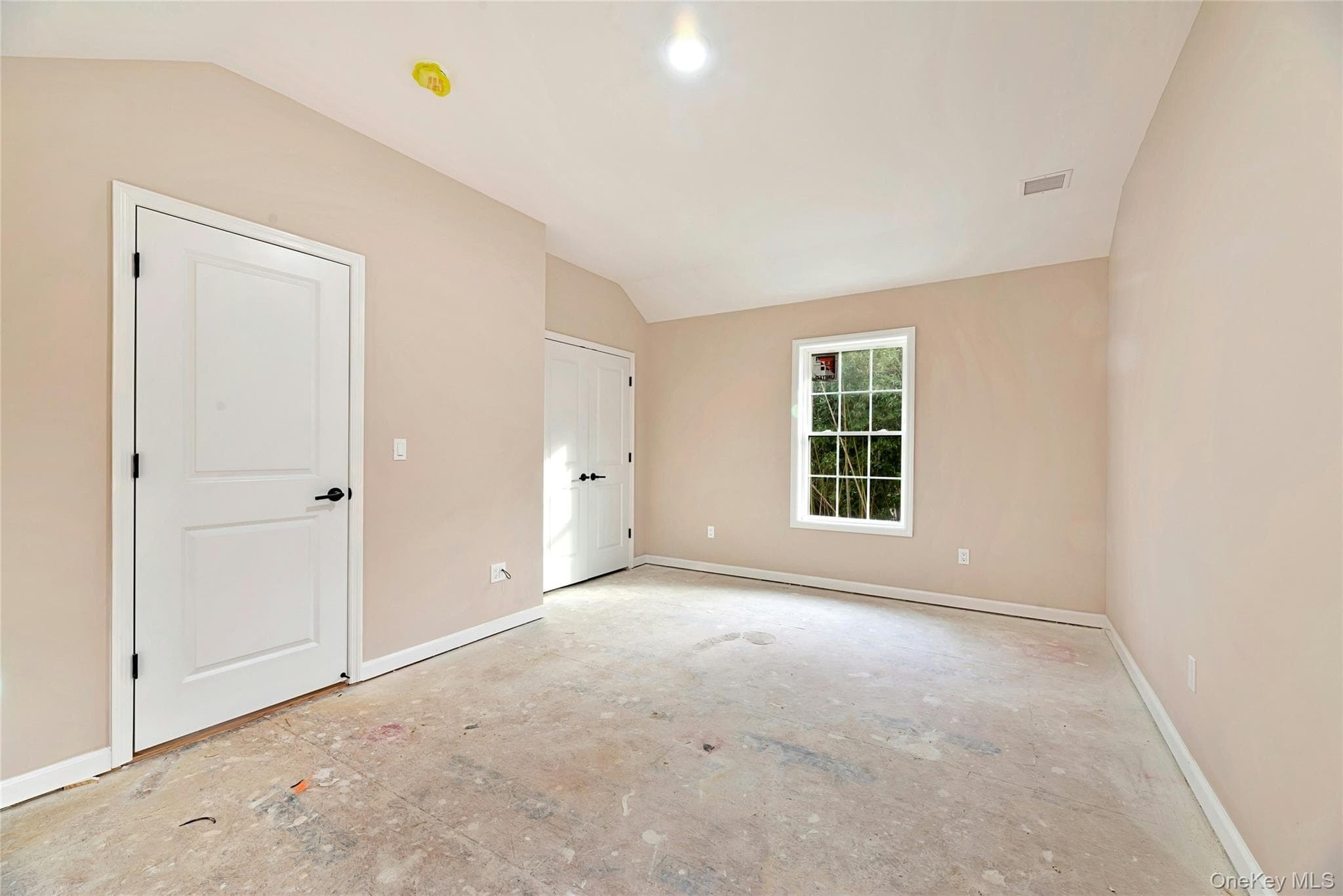 305 Commack Road thumbnail 11