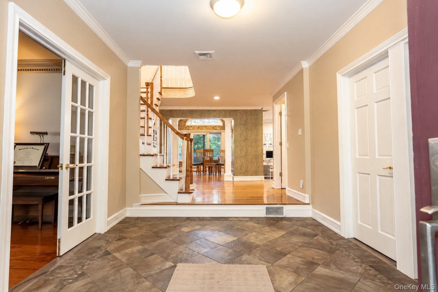 442 Wolf Hill Road thumbnail 4