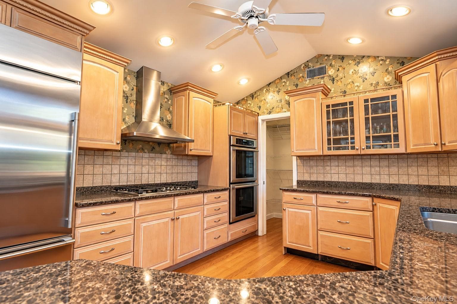 442 Wolf Hill Road thumbnail 9
