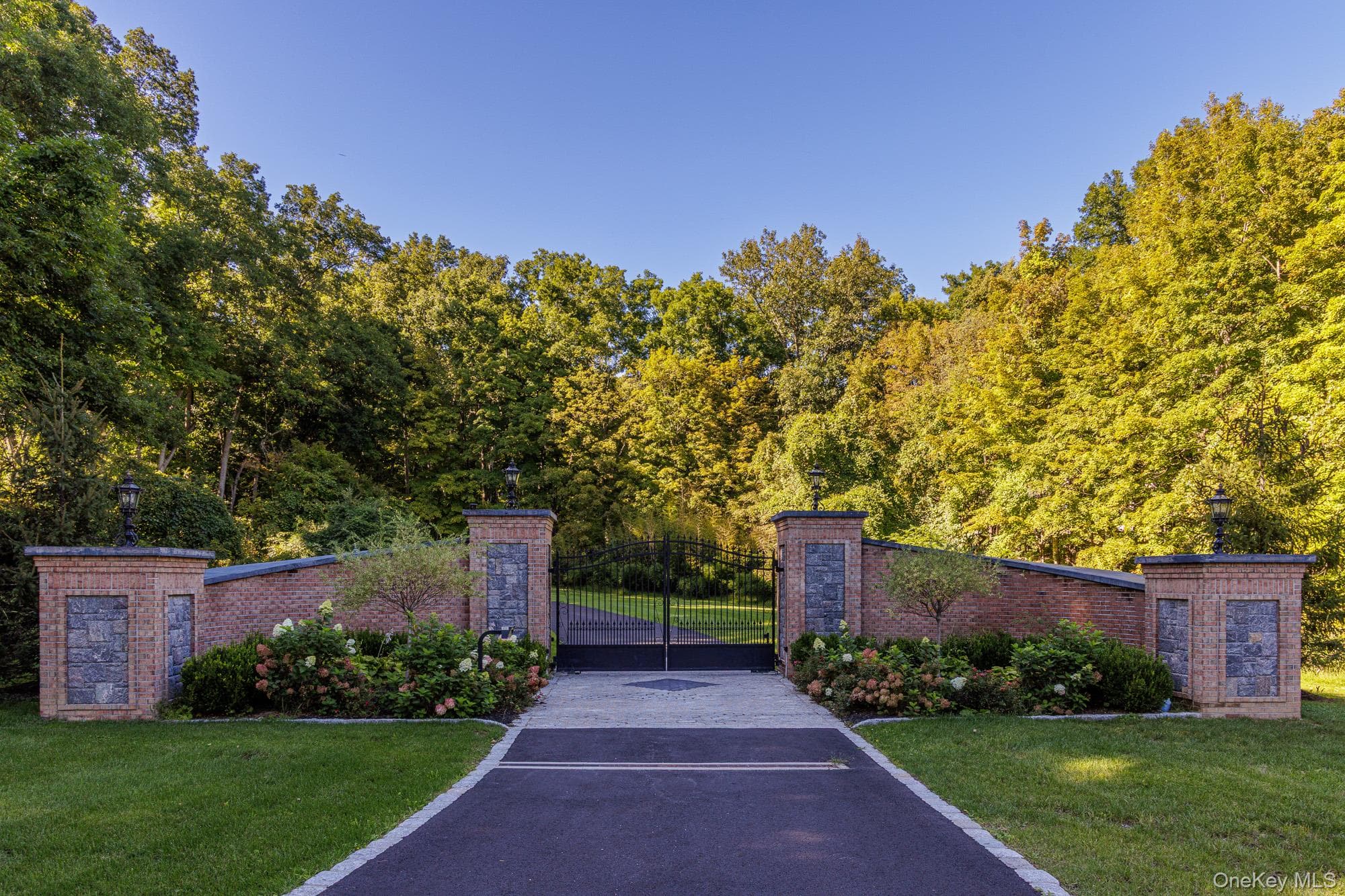 2649 Amawalk Road thumbnail 4
