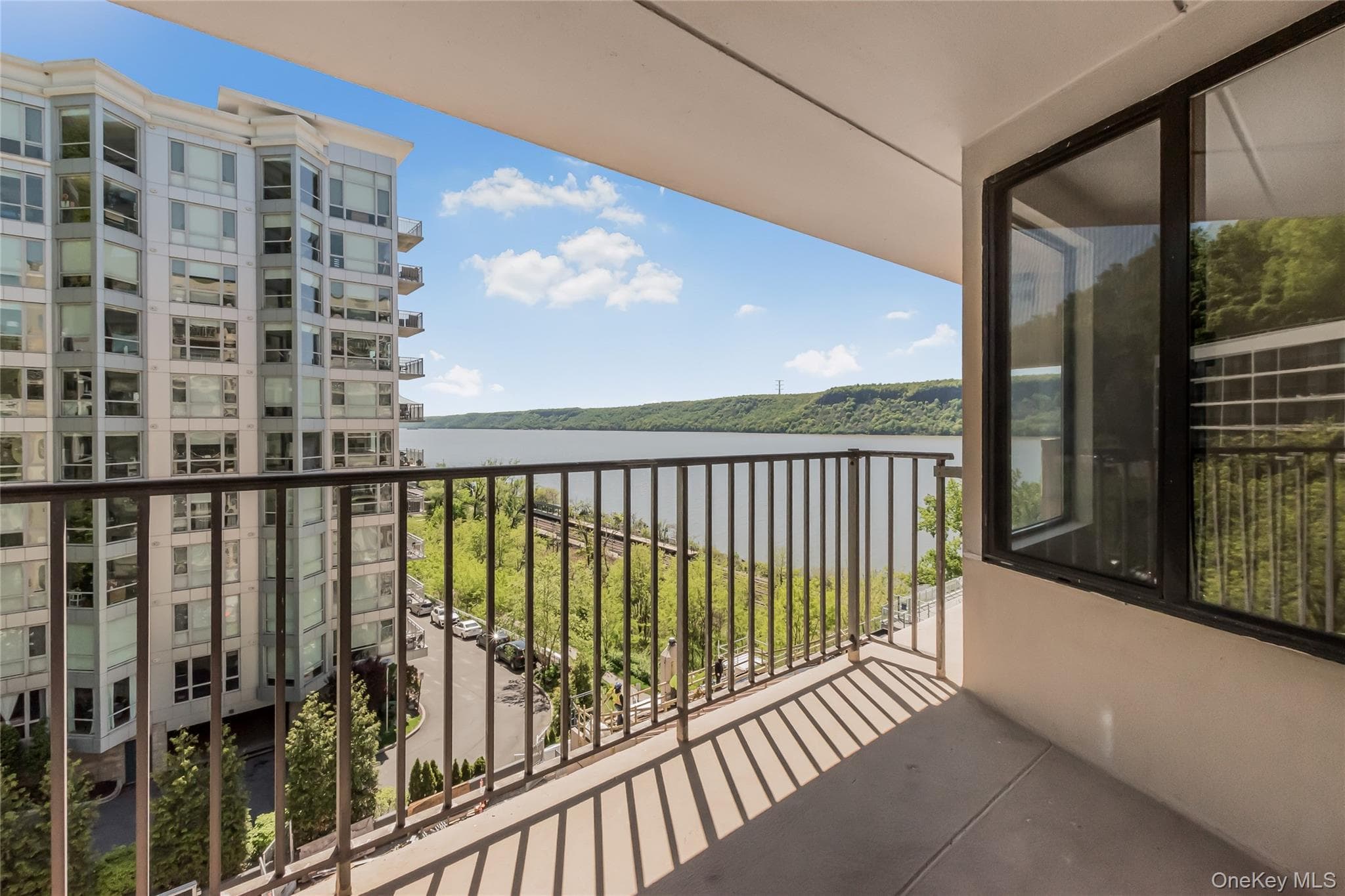 1155 Warburton Avenue Unit: 7H thumbnail 4