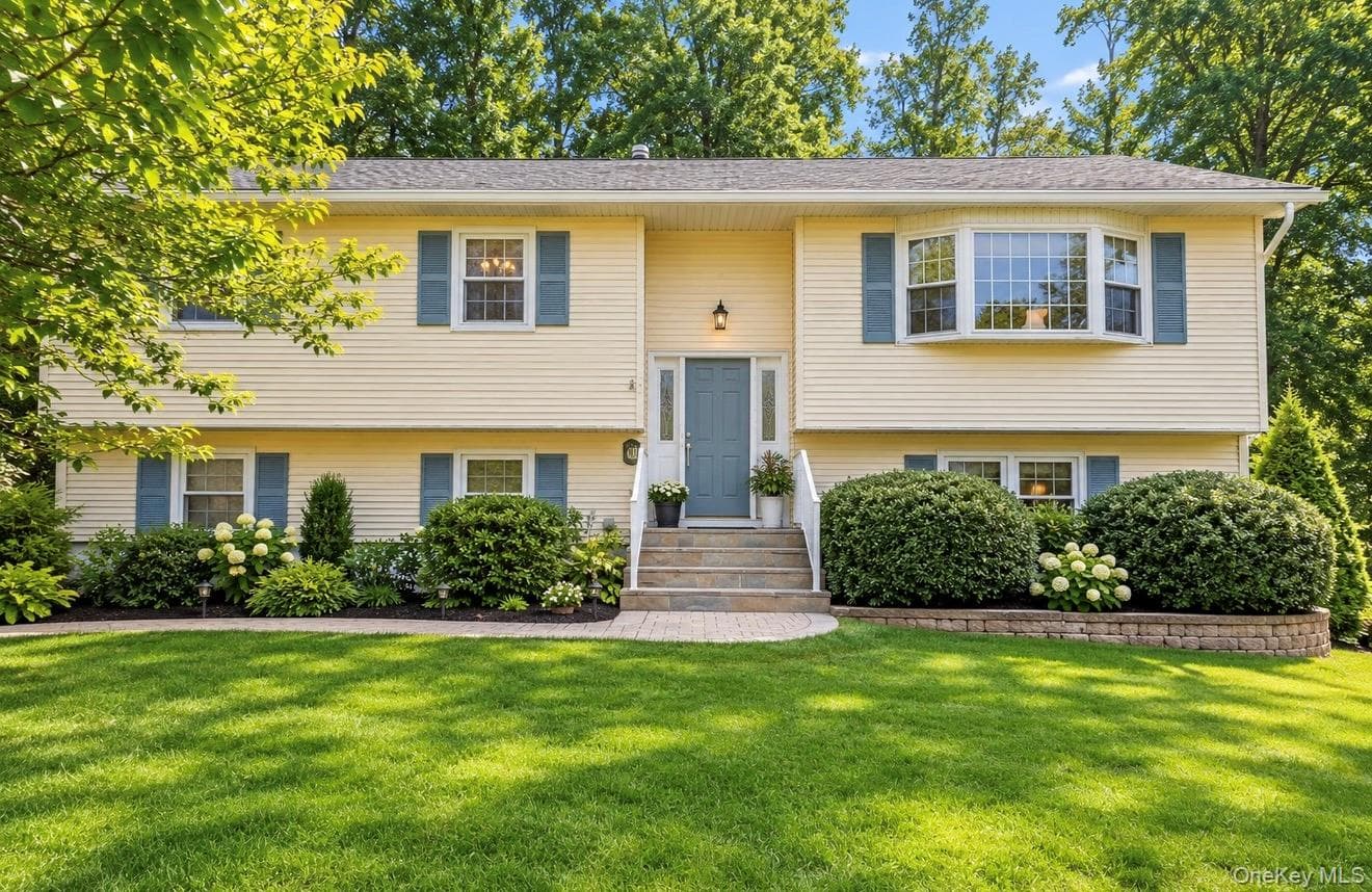 60 Gerardine Place, New City