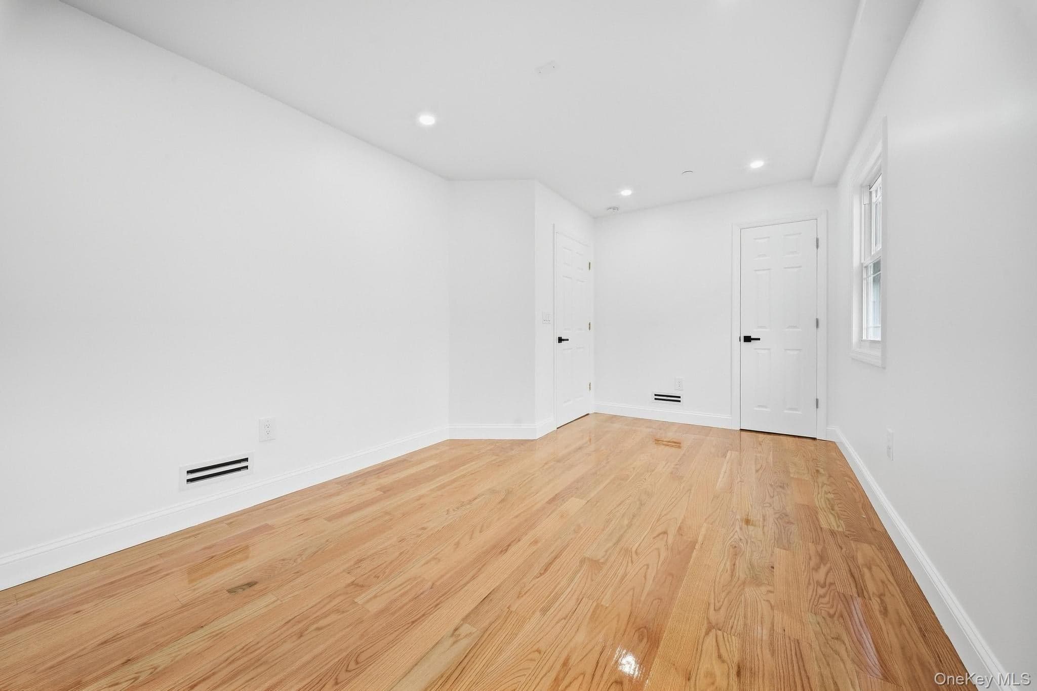 123-26 135 Street thumbnail 13