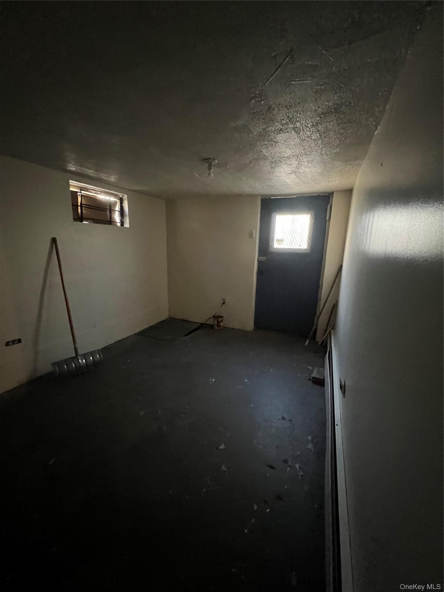 821 Cranford Avenue thumbnail 25