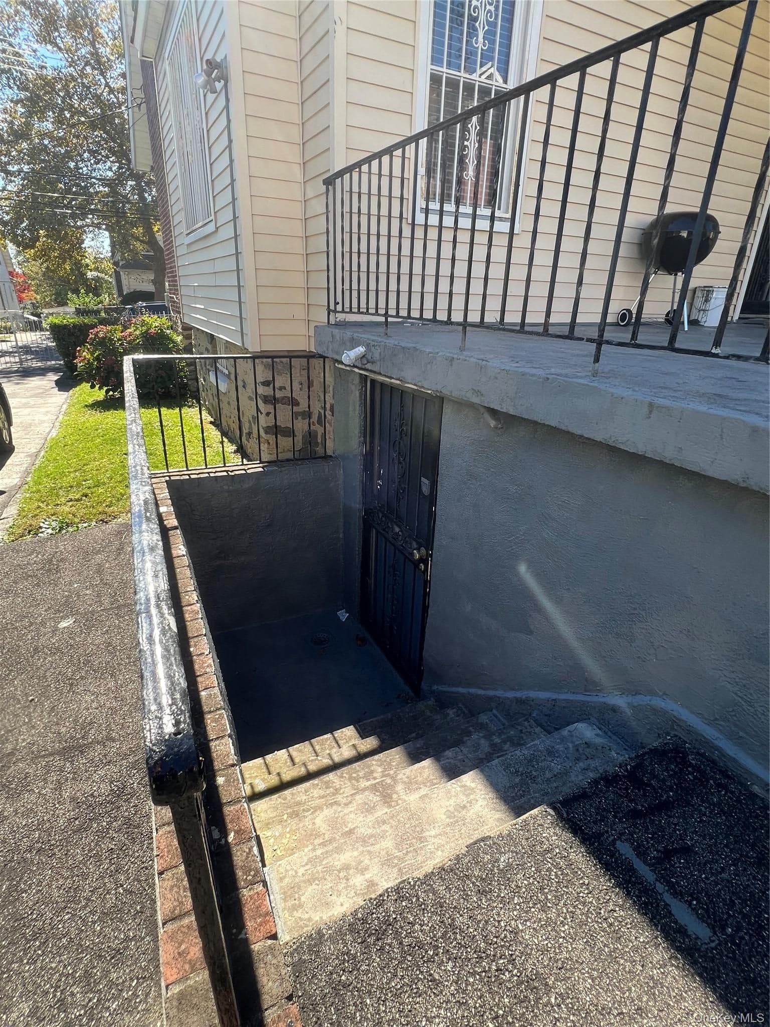 821 Cranford Avenue thumbnail 6