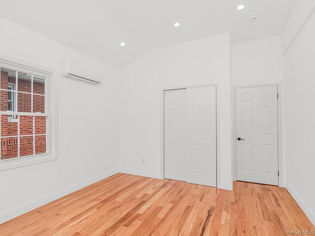 560 Linden Boulevard thumbnail 10