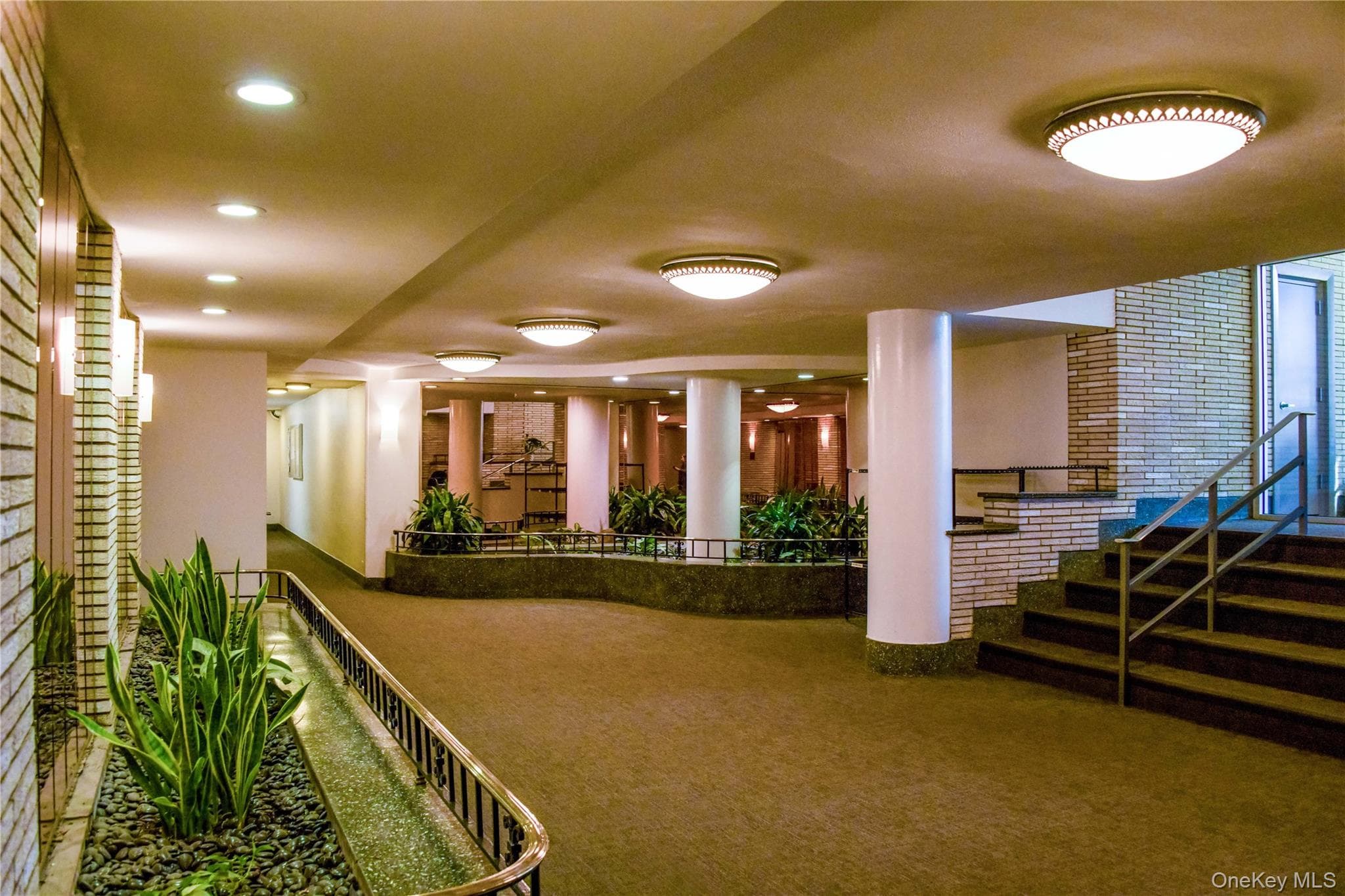 4601 39th Avenue Unit: 608 thumbnail 2