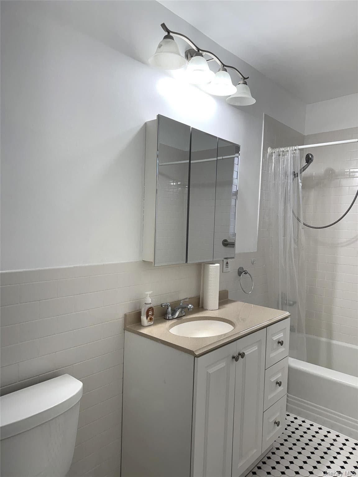 143-50 Hoover Ave Ave Unit: 204 thumbnail 18