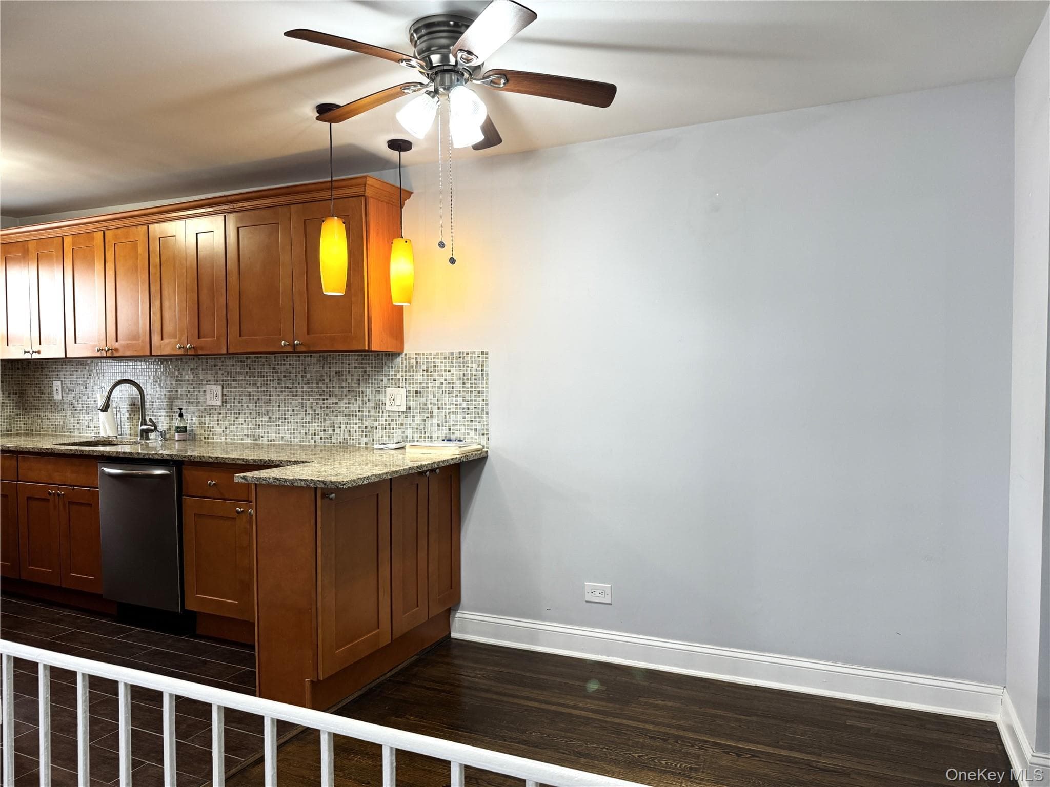 143-50 Hoover Ave Ave Unit: 204 thumbnail 6