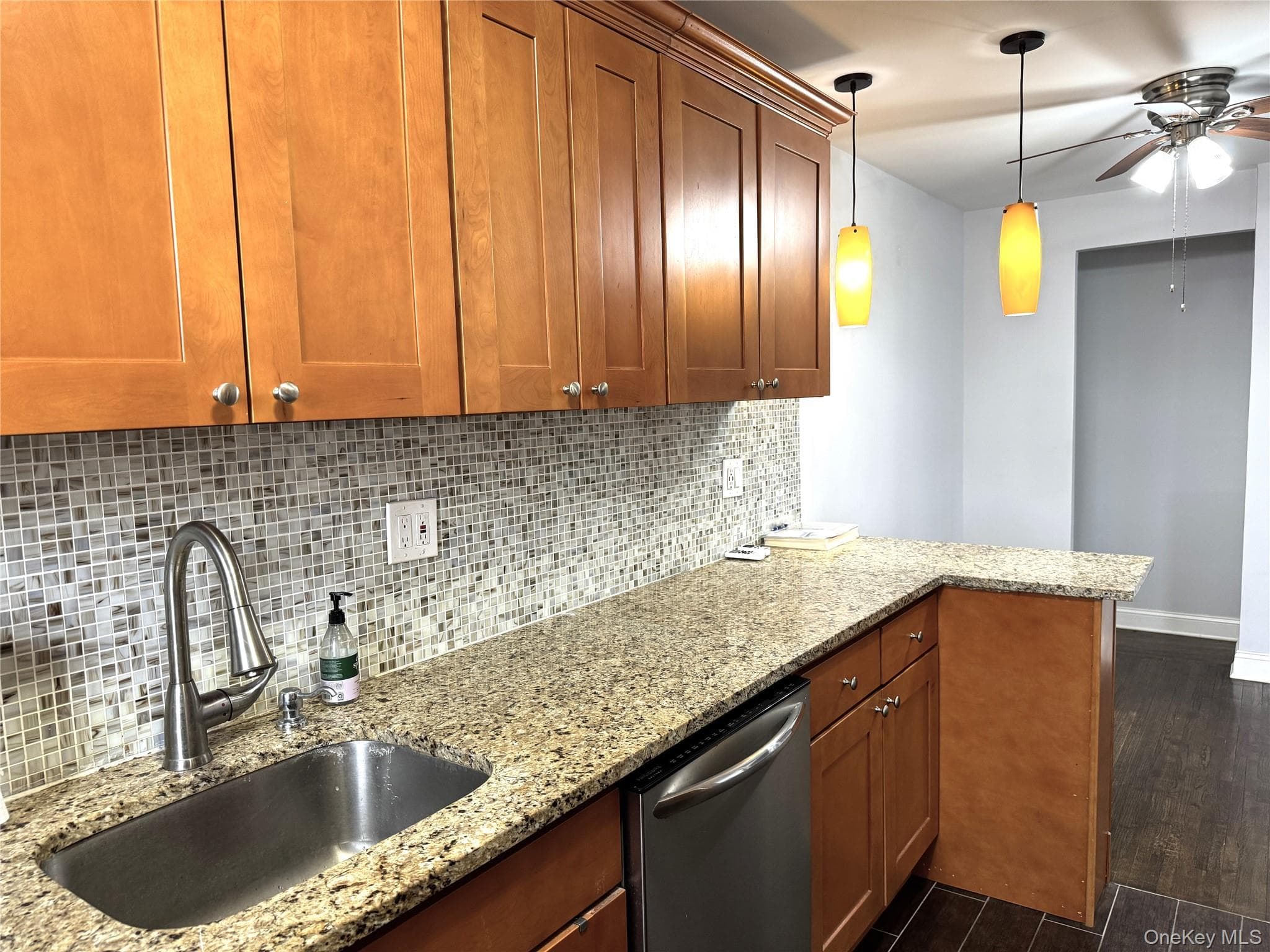 143-50 Hoover Ave Ave Unit: 204 thumbnail 11