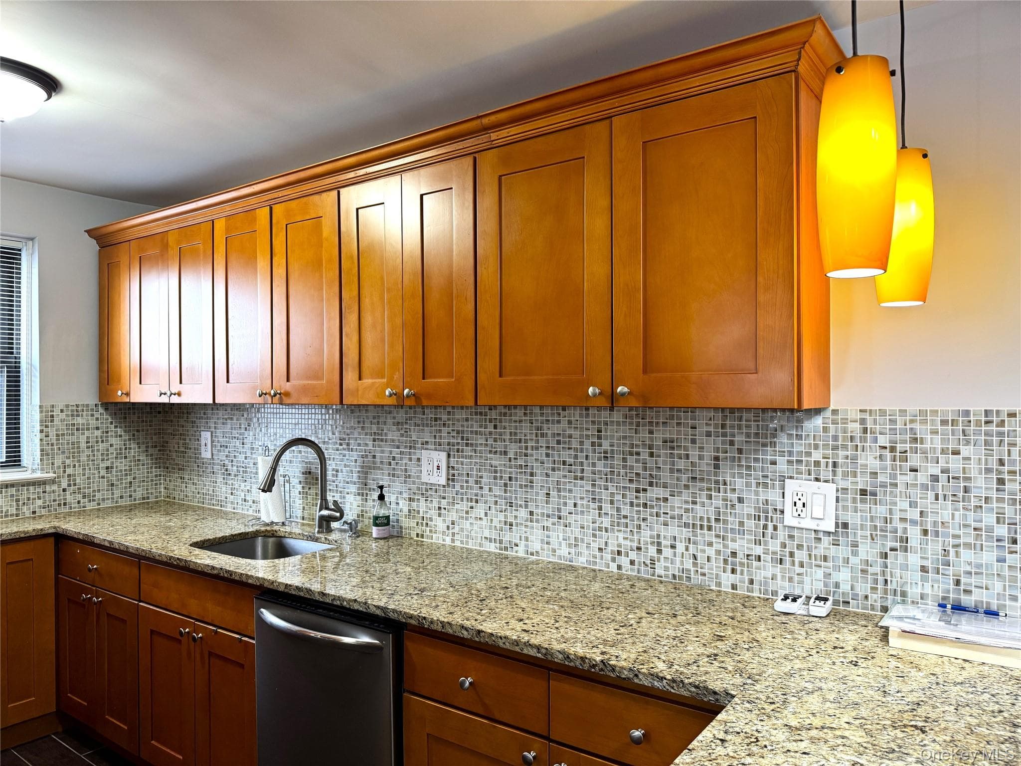 143-50 Hoover Ave Ave Unit: 204 thumbnail 8