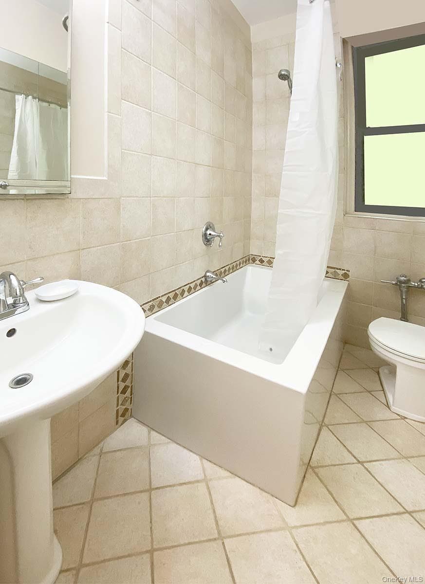3017 Riverdale Avenue Unit: 2J thumbnail 3