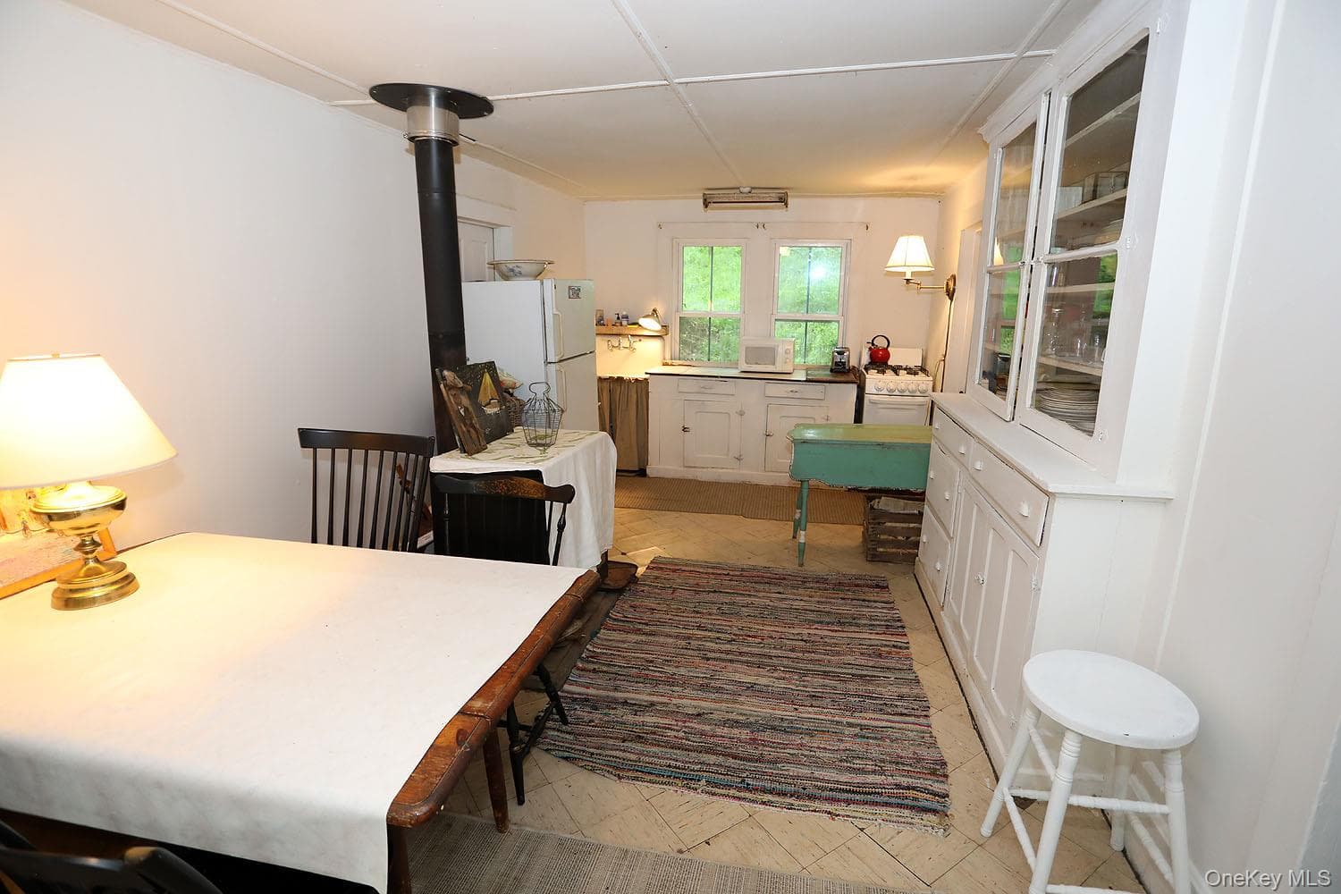 12 Henderson Road thumbnail 8