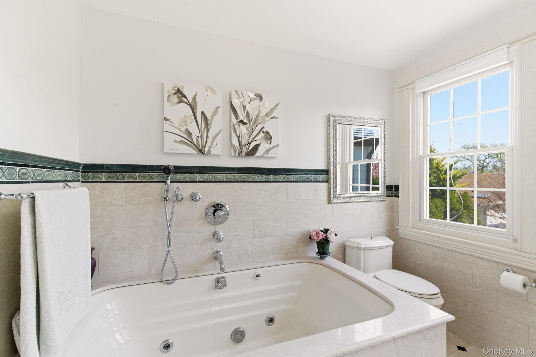 1421 Burton Street thumbnail 39