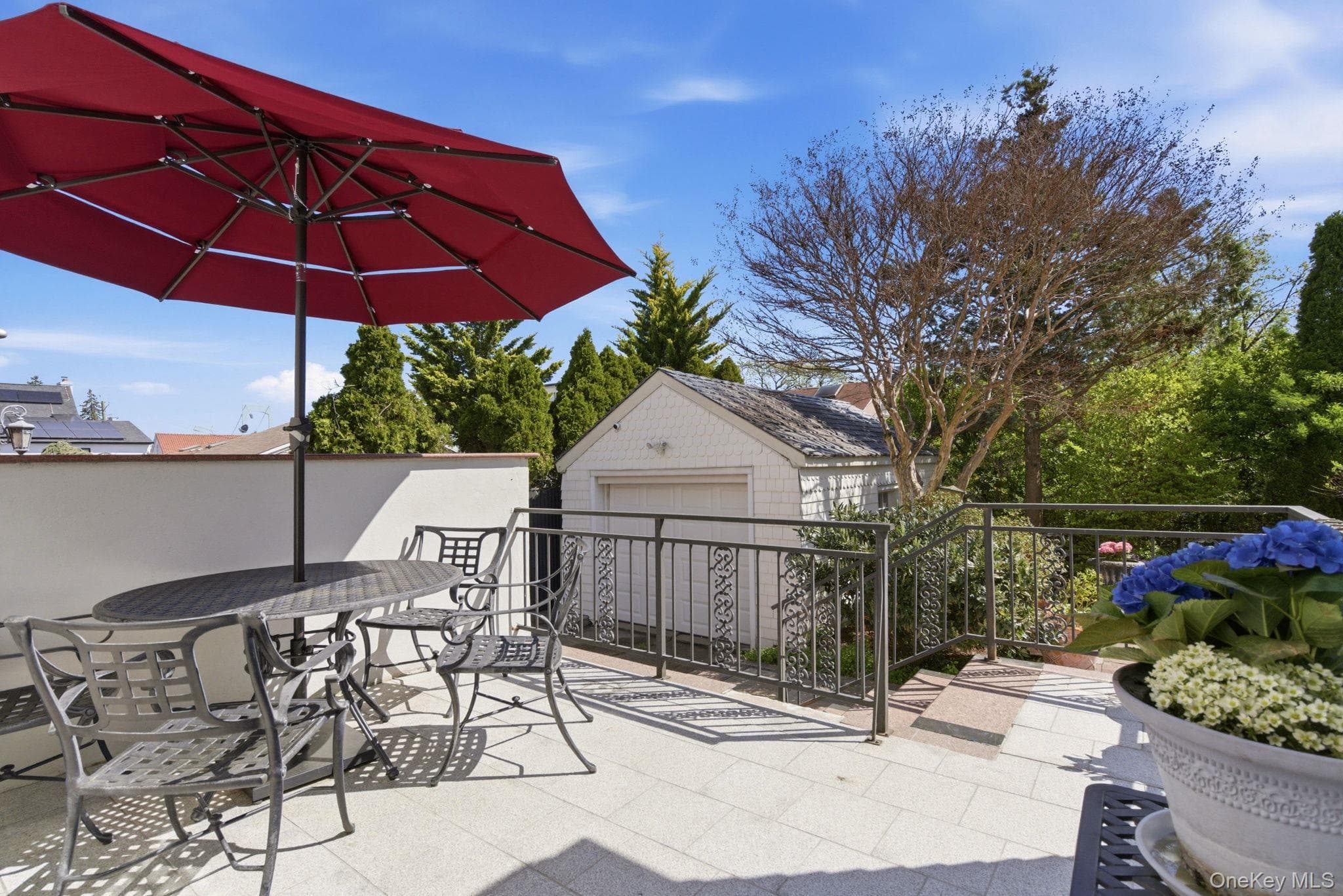 1421 Burton Street thumbnail 45