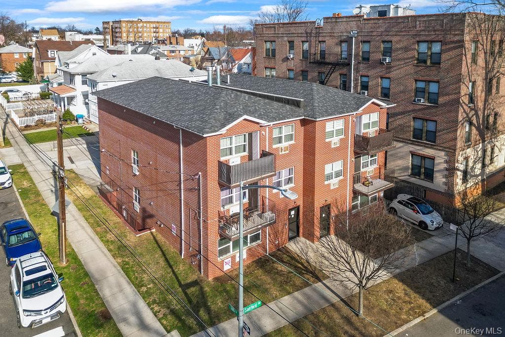 16003 Sanford Avenue thumbnail 2